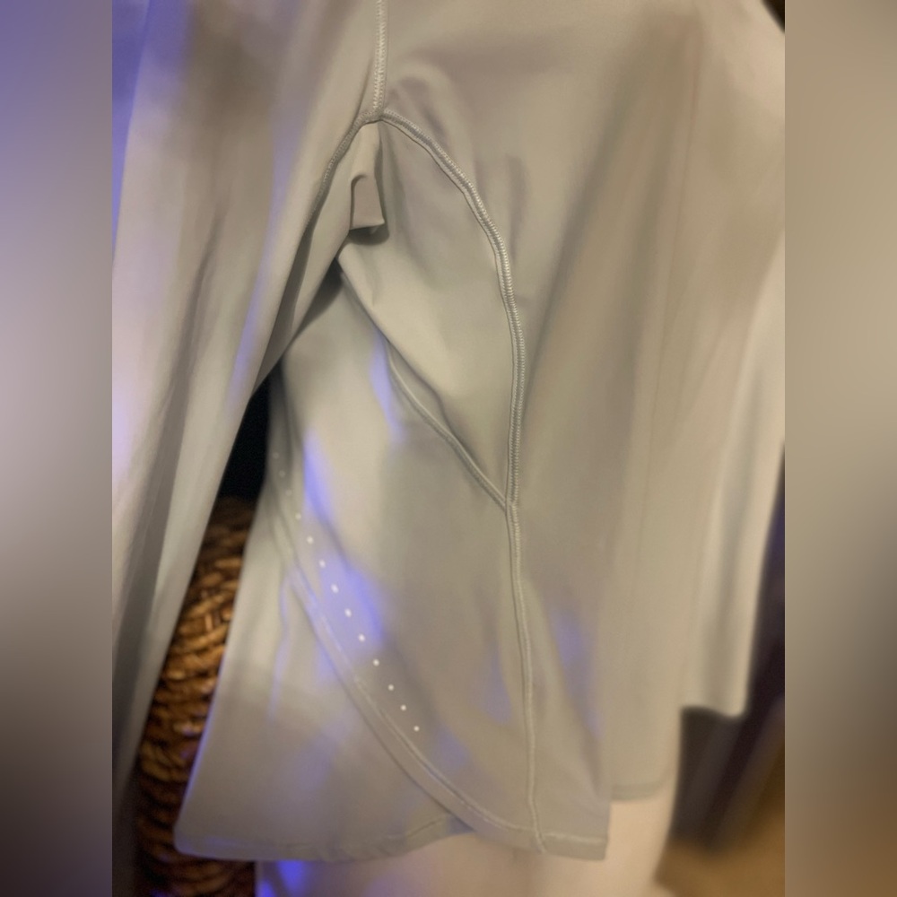 Lululemon Dragon fit long sleeve top - Picture 6 of 8